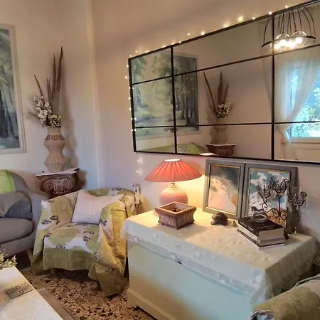 Smaragda's Apartment